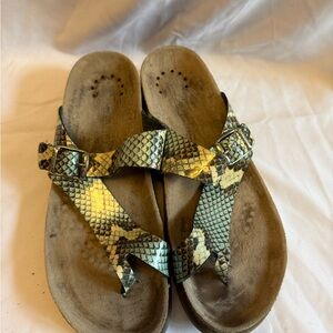 Mephisto Snake-Print Thong Sandals - Green and Brown